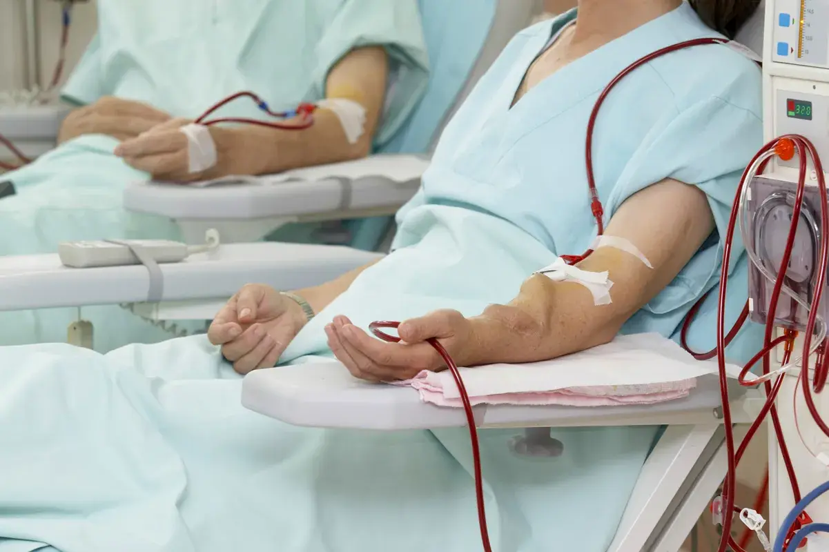 Patients undergoing dialysis with electronic sphygmomanometer
