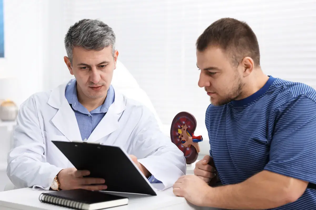 Doctor explaining therapy for acute kidney injury patient